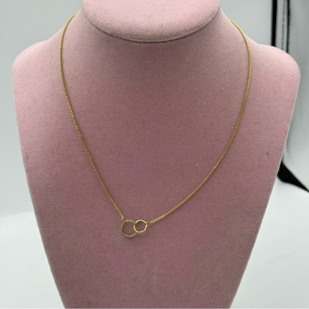 Elegant Gold tone Interlocking Circle Necklace